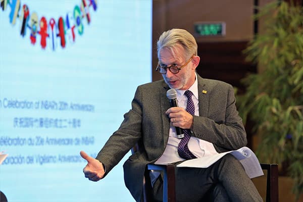 Dr. Hans Friedrich